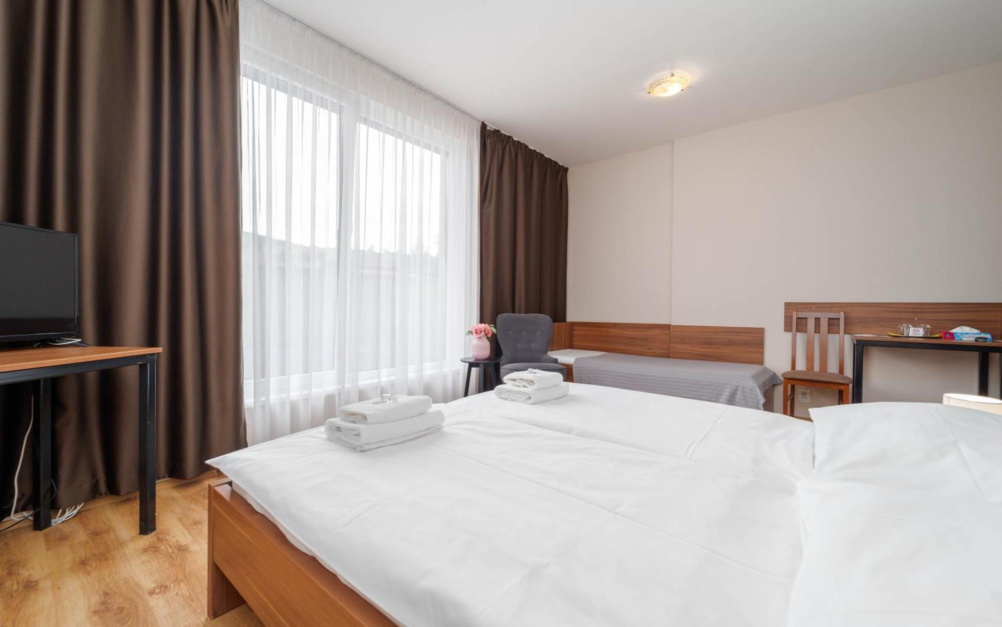 Hotel Arena Brumov Zewnętrze zdjęcie