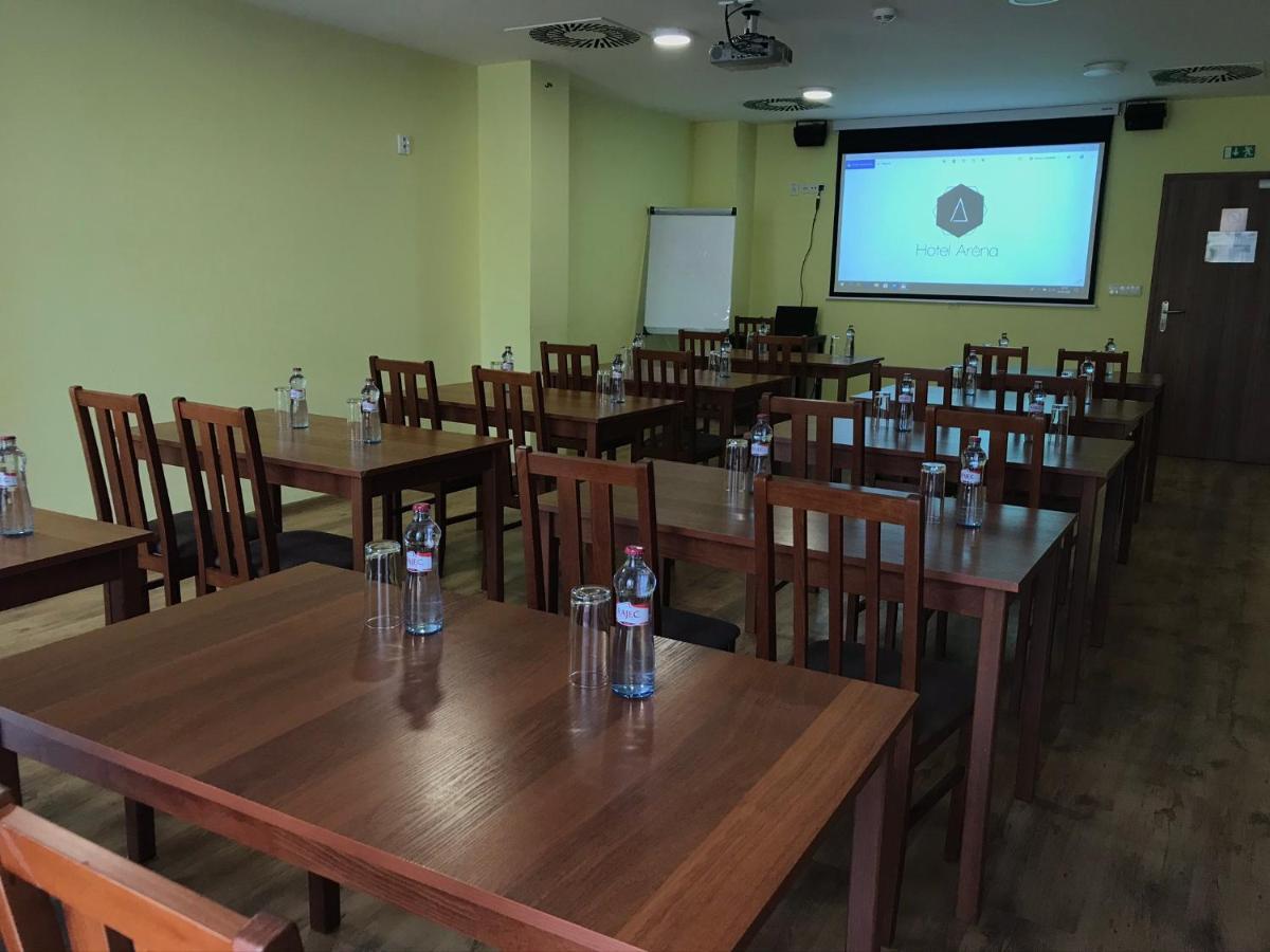 Hotel Arena Brumov Zewnętrze zdjęcie